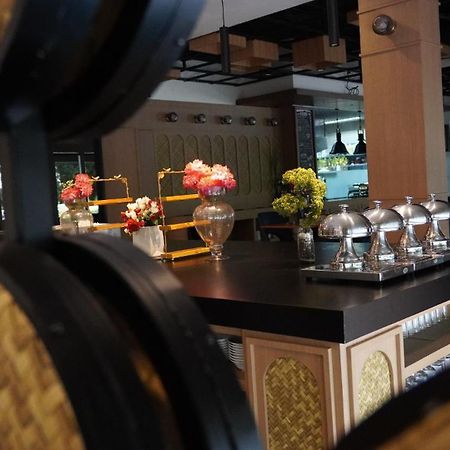 Opi Indah Hotel Palembang Ngoại thất bức ảnh